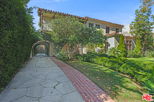 4 Bed Home for Sale in Beverly Hills, California