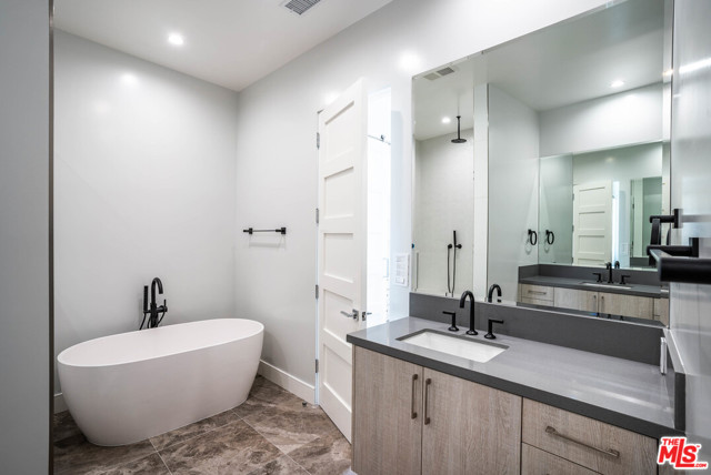 1705 PHELAN Lane, Redondo Beach, California 90278, 5 Bedrooms Bedrooms, ,5 BathroomsBathrooms,Residential,Sold,PHELAN,20581282