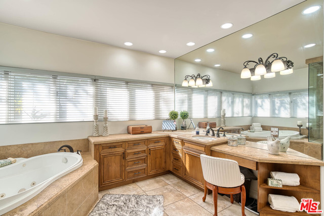 5 Bed Home for Sale in Calabasas, California