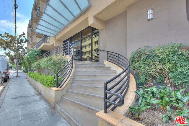 2 Bed Home for Sale in Los Angeles, California