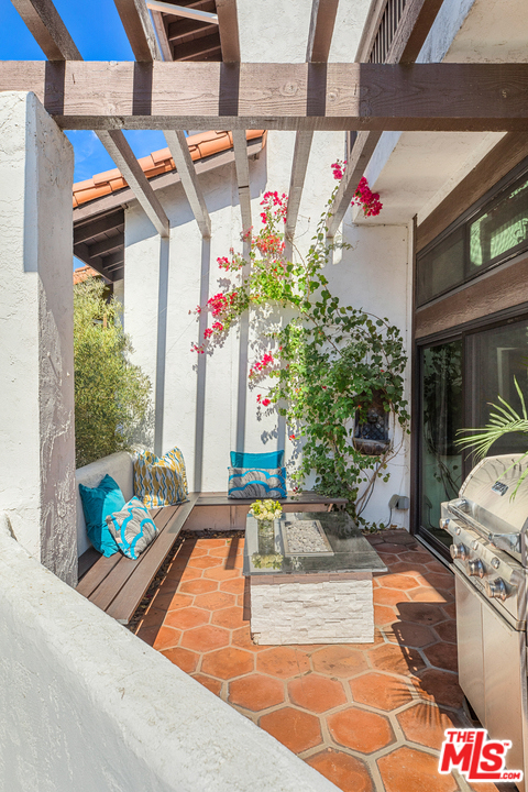 2 Bed Home for Sale in Pacific Palisades, California