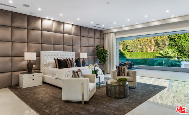 7 Bed Home for Sale in Beverly Hills, California