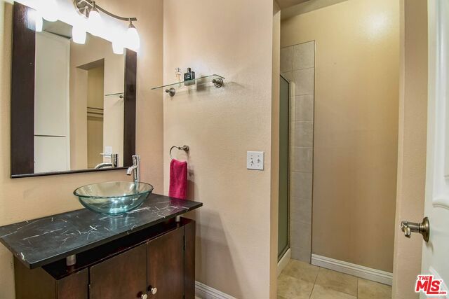 1 Bed Home for Sale in Los Angeles, California