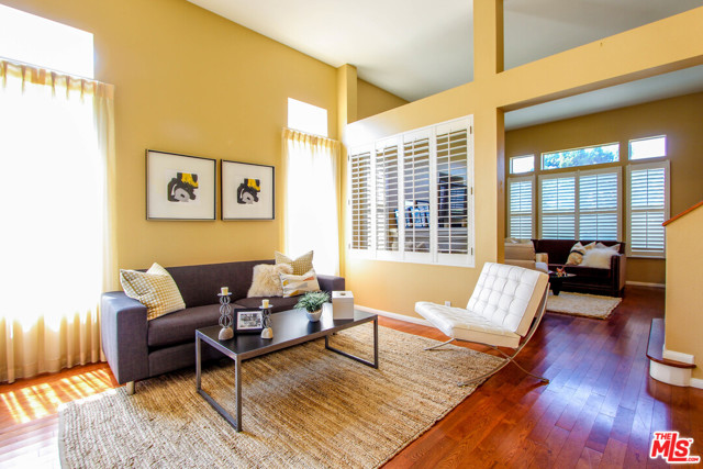 3 Bed Home for Sale in Hawthorne, California