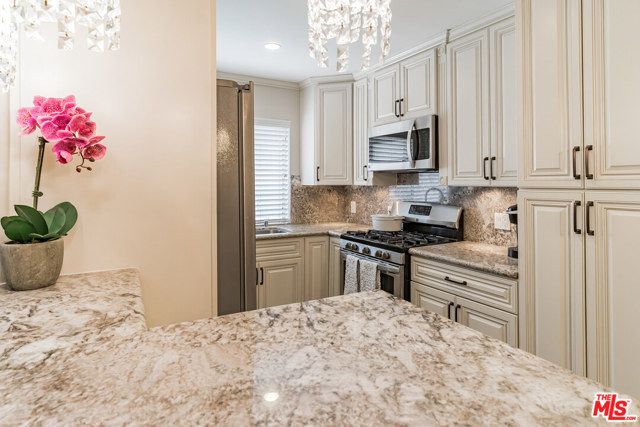 2 Bed Home for Sale in Sherman Oaks, California
