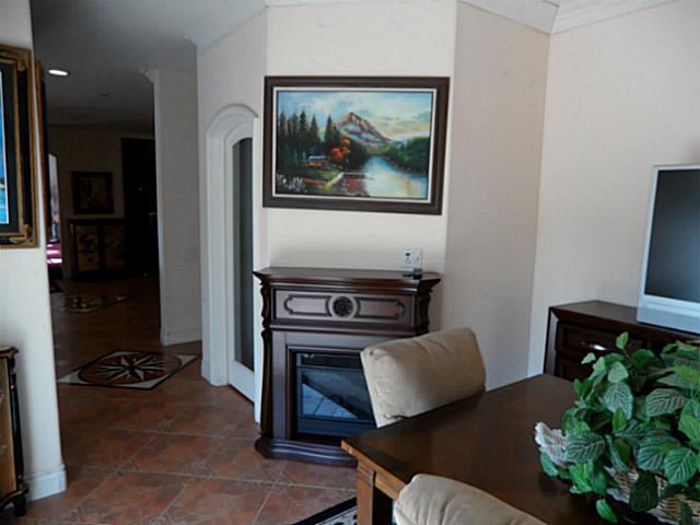 http://media.crmls.org/mediaz/8A6F2180-819B-4B3B-861B-16BA4BD2566B.jpg