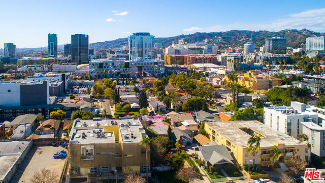 1 Bed Home for Sale in Los Angeles, California