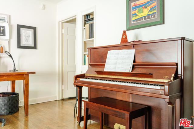 2 Bed Home for Sale in Los Angeles, California