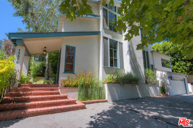 Photo of 13370 CONTOUR Drive, Sherman Oaks, CA 91423