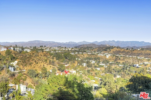 5 Bed Home for Sale in Los Angeles, California