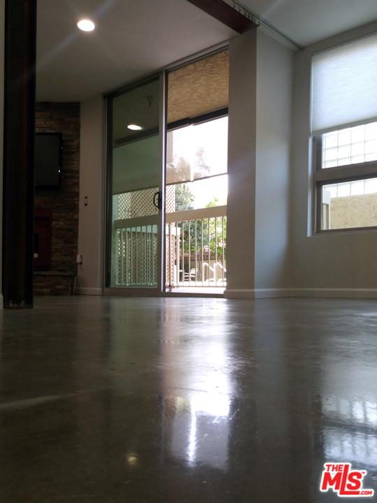 1 Bed Home for Sale in North Hollywood, California