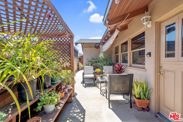 525 ROWELL Avenue, Manhattan Beach, California 90266, 3 Bedrooms Bedrooms, ,2 BathroomsBathrooms,Residential,Sold,ROWELL,20582780