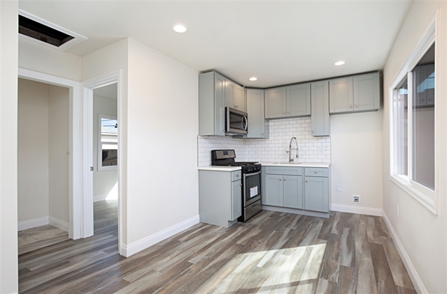 4111 Van Dyke Ave