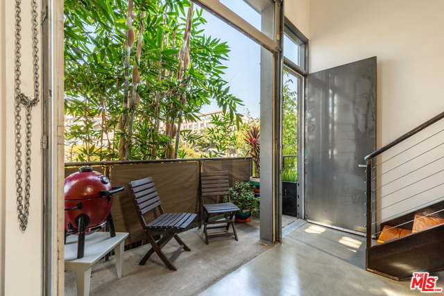 1 Bed Home for Sale in Los Angeles, California