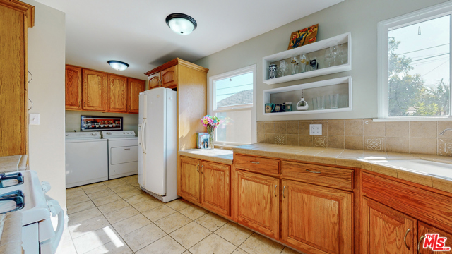 3 Bed Home for Sale in Hawthorne, California