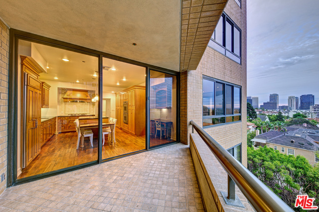 2 Bed Home for Sale in Los Angeles, California