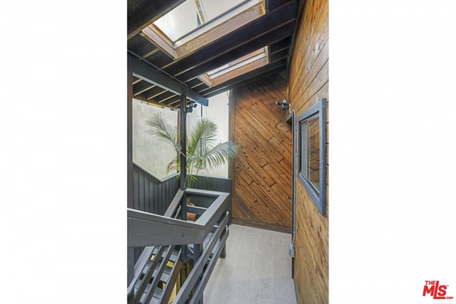 5 Bed Home for Sale in Los Angeles, California