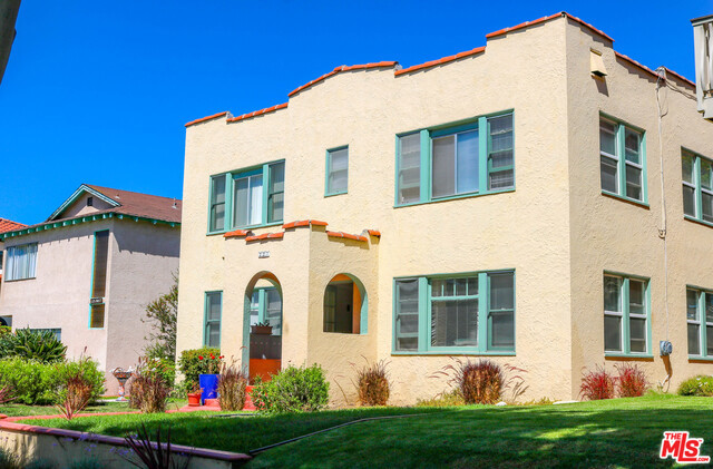 227 AVENUE F, Redondo Beach, California 90277, ,Residential Income,Sold,AVENUE F,19460230
