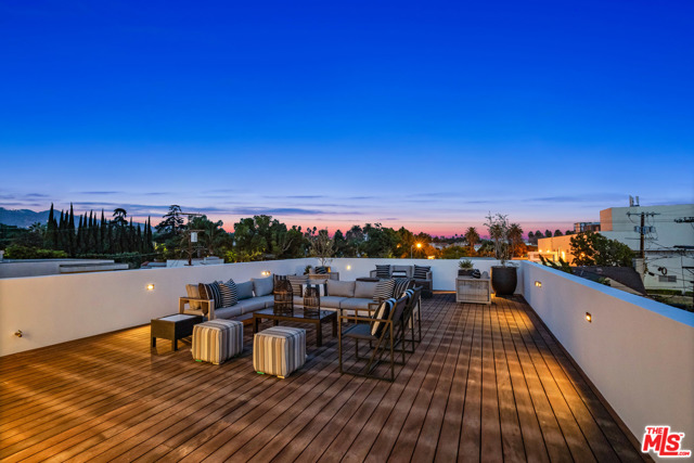 5 Bed Home for Sale in Los Angeles, California