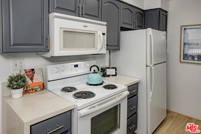 555 Esplanade, Redondo Beach, California 90277, 2 Bedrooms Bedrooms, ,2 BathroomsBathrooms,Residential,Sold,Esplanade,21752752