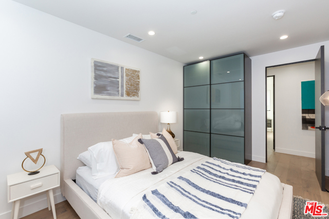 5 Bed Home for Sale in Venice, California