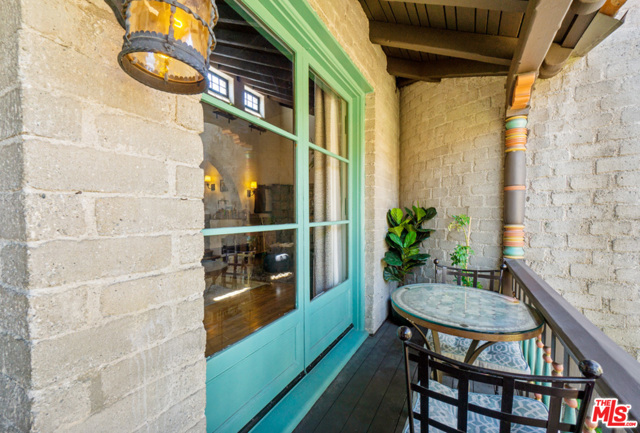 1 Bed Home for Sale in Los Angeles, California