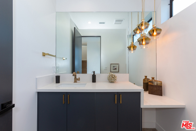 5 Bed Home for Sale in Venice, California