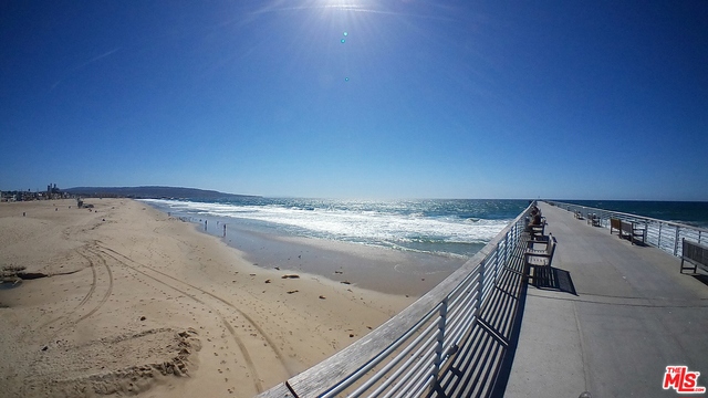 122 BAYVIEW Drive, Hermosa Beach, California 90254, 3 Bedrooms Bedrooms, ,2 BathroomsBathrooms,Residential,Sold,BAYVIEW,18324854