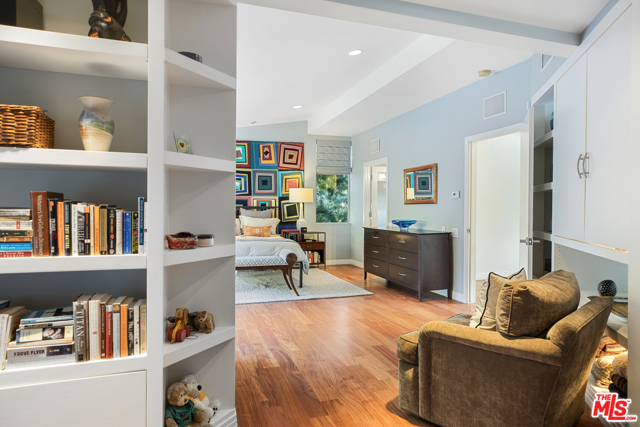 5 Bed Home for Sale in Beverly Hills, California