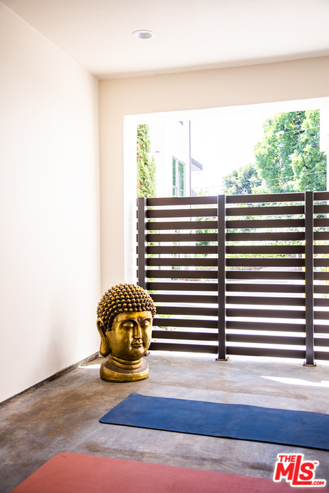 3 Bed Home for Sale in Los Angeles, California