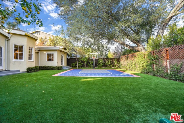 4 Bed Home for Sale in Valley Village, California