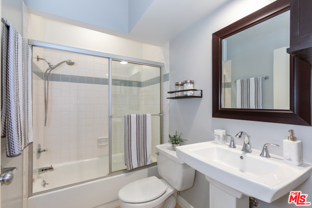 2 Bed Home for Sale in Los Angeles, California