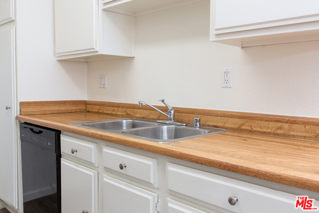 2 Bed Home for Sale in North Hollywood, California