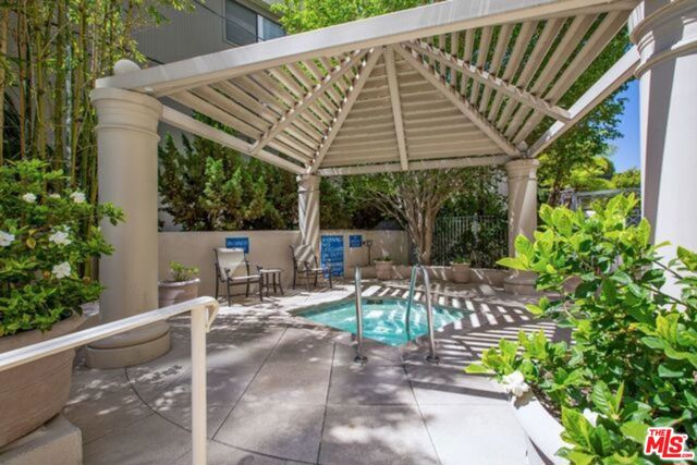 2 Bed Home for Sale in Los Angeles, California