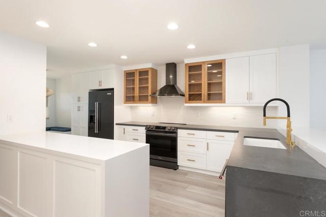 Detail Gallery Image 1 of 1 For 135 S Sierra Ave #25,  Solana Beach,  CA 92075 - 2 Beds | 2/1 Baths