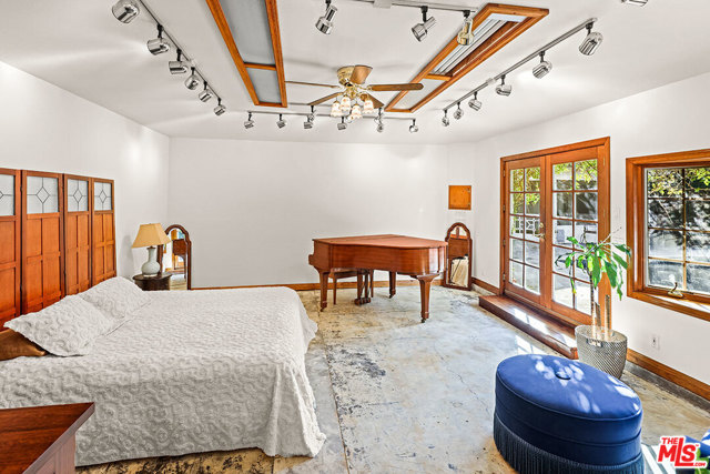3 Bed Home for Sale in Lake Balboa, California