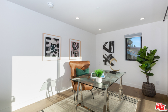 5 Bed Home for Sale in Venice, California