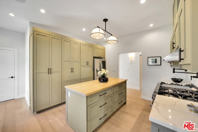 3 Bed Home for Sale in Los Angeles, California