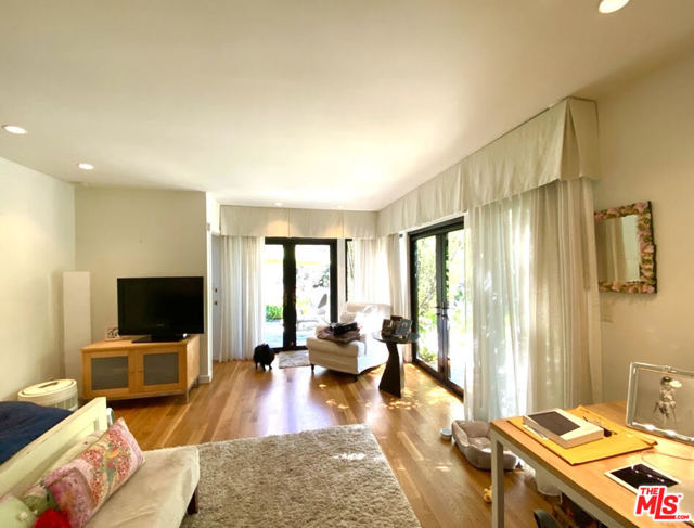 3 Bed Home for Sale in Los Angeles, California