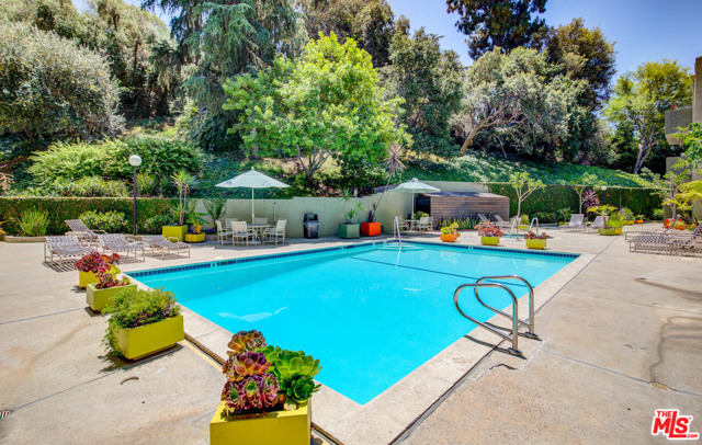 2 Bed Home for Sale in Los Angeles, California