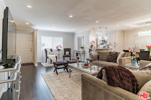 2 Bed Home for Sale in Sherman Oaks, California