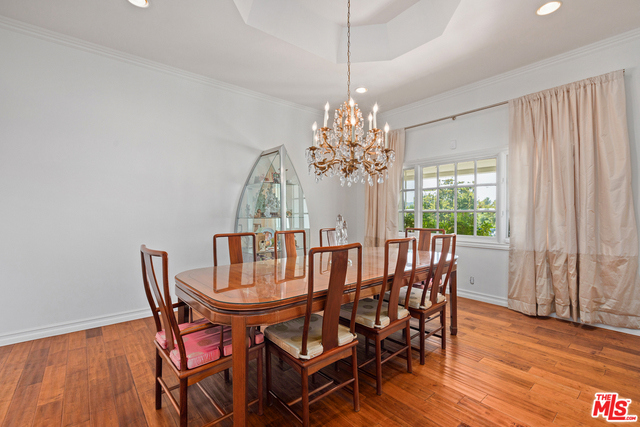 5 Bed Home for Sale in Encino, California