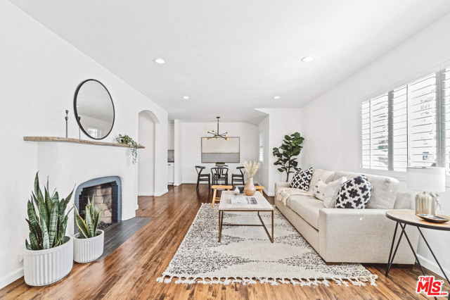 2 Bed Home for Sale in Van Nuys, California