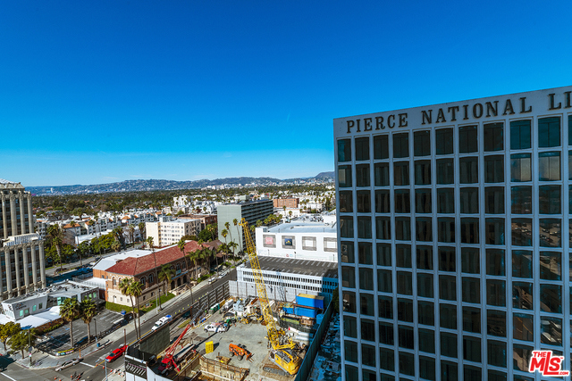 1 Bed Home for Sale in Los Angeles, California
