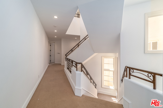 5 Bed Home for Sale in Venice, California