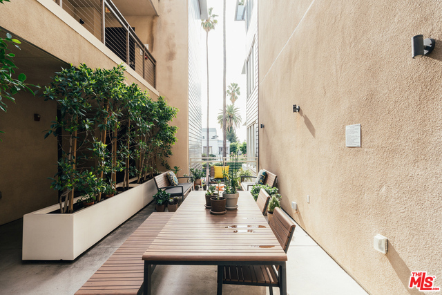 2 Bed Home for Sale in Los Angeles, California