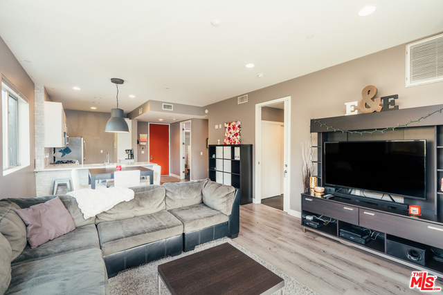 2 Bed Home for Sale in Los Angeles, California