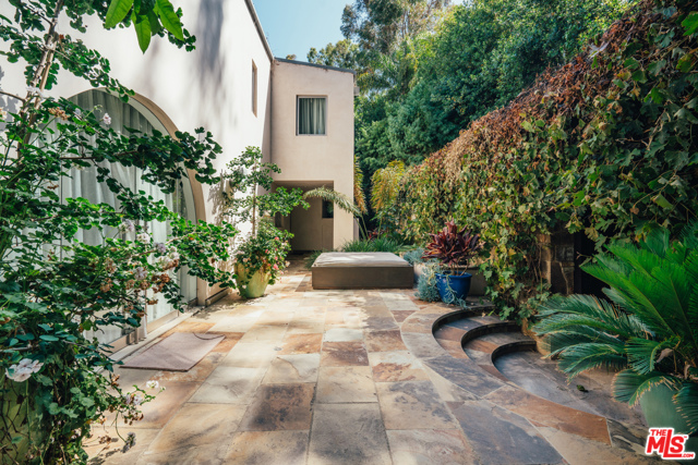 5 Bed Home for Sale in Pacific Palisades, California