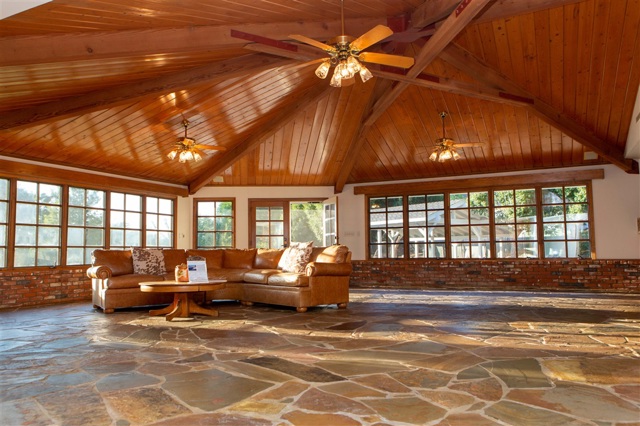 1184 Crystal Lane