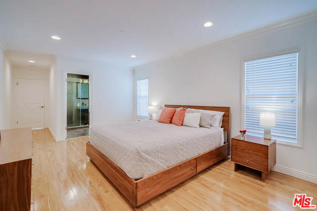 3 Bed Home for Sale in Burbank, California